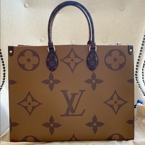 BNWT Louis Vuitton Giant monogram Reverse OnTheGo